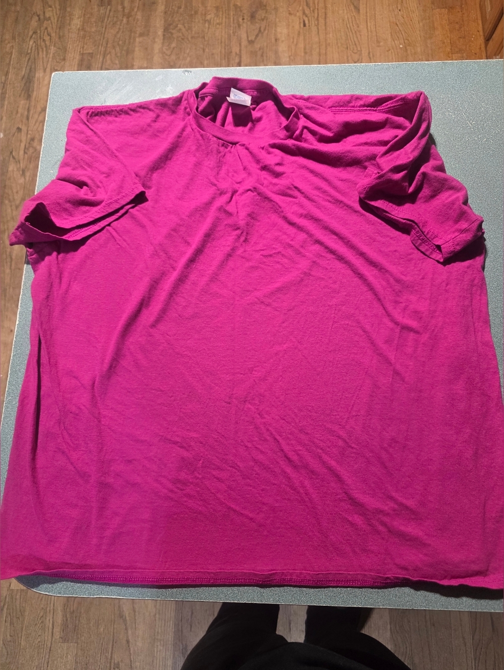 5 Never Wore  Womans Fuschia Tshirts 2x Crew Neck